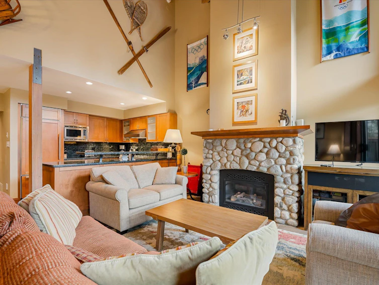 4807B Casabella Crescent, Whistler, BC, V8E 0Z4 - 4