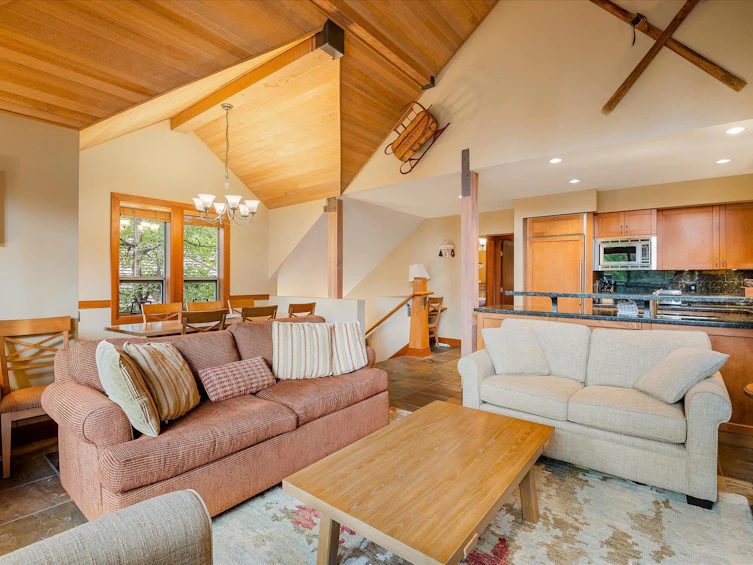 4807B Casabella Crescent, Whistler, BC, V8E 0Z4 - 5