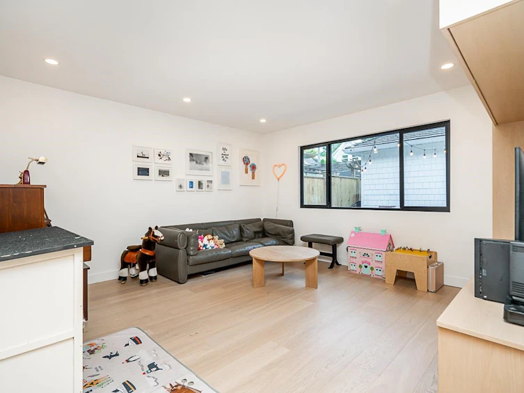 788 W 19th Avenue, Vancouver, BC, V5Z 1X2 - 12