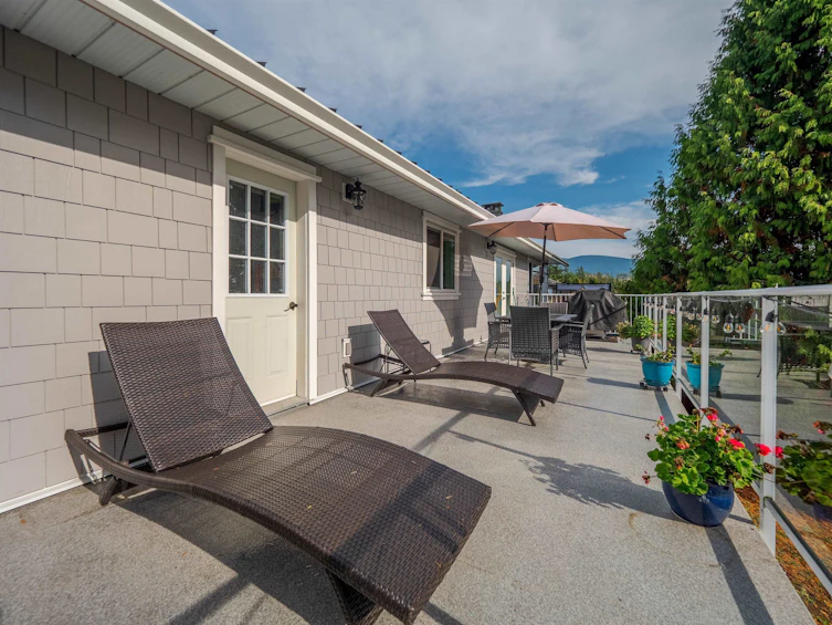 4377 Cameo Road, Sechelt, BC, V7Z 0B1 - 2