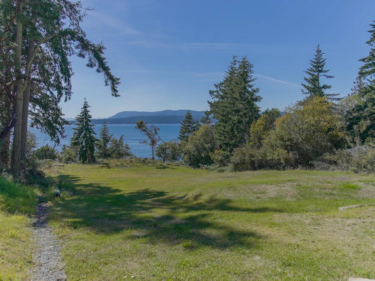 1325 Mackinnon Road, Pender Island, BC, V0N 2M1 - 8