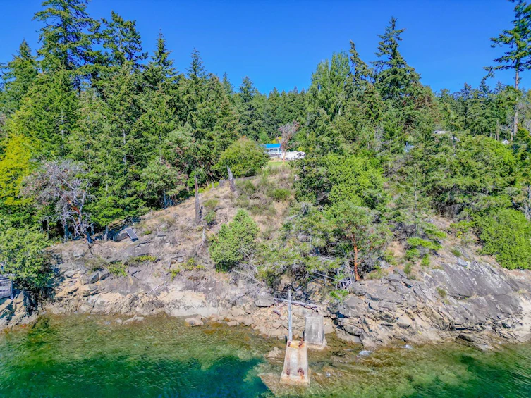 1325 Mackinnon Road, Pender Island, BC, V0N 2M1