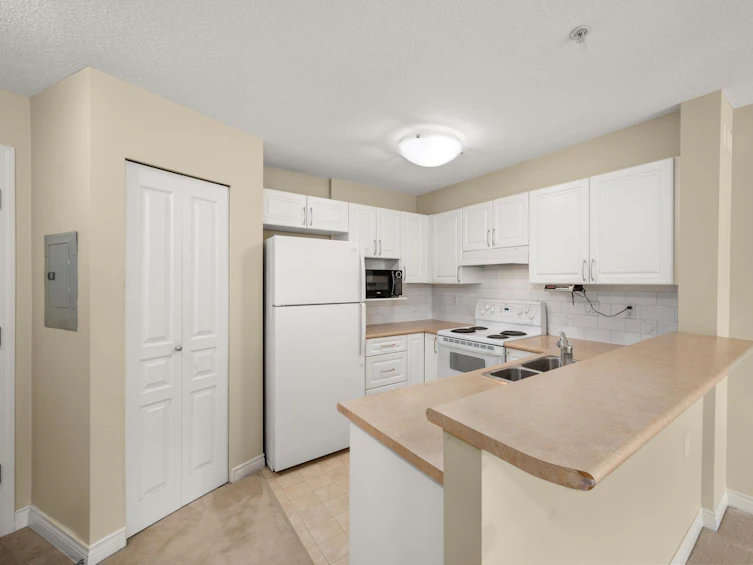 214-960 Lynn Valley Road, North Vancouver, BC, V7J 3V6 - 2