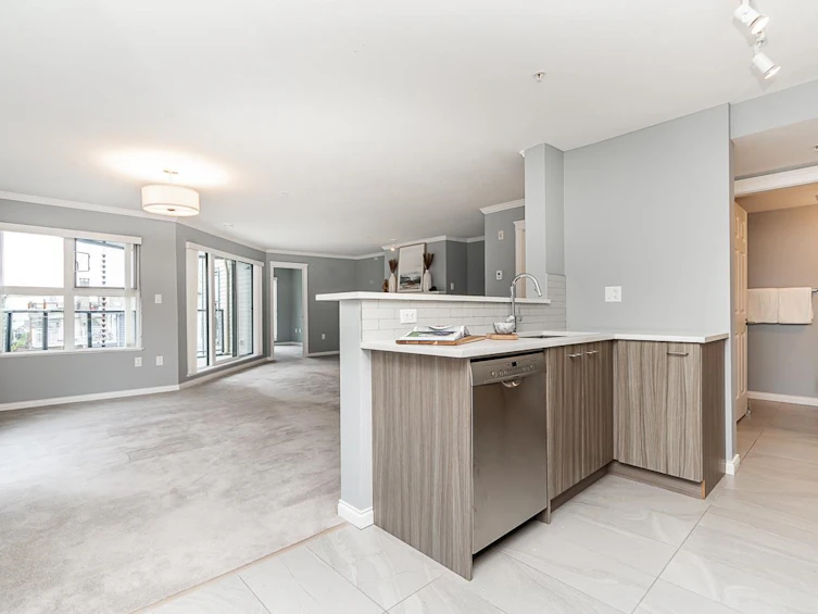 216-15210 Pacific Avenue, Surrey, BC, V4B 5L2 - 11
