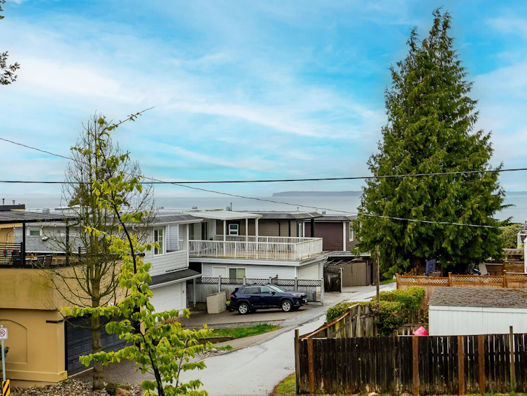 216-15210 Pacific Avenue, Surrey, BC, V4B 5L2 - 22