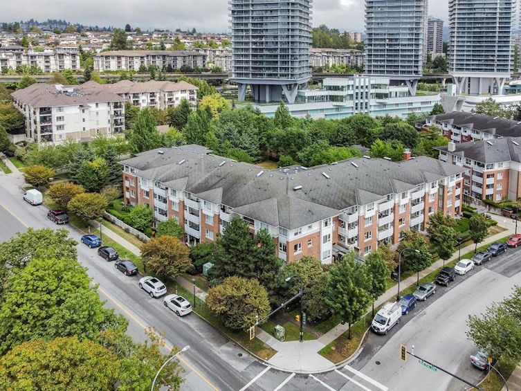 410-4723 Dawson Street, Burnaby, BC, V5C 0A7