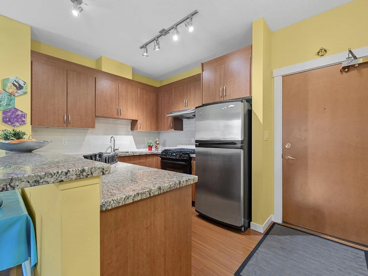 410-4723 Dawson Street, Burnaby, BC, V5C 0A7 - 11