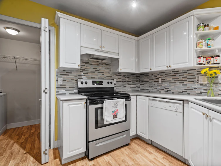 201-12155 75a, Surrey, BC, V3W 1B9 - 7