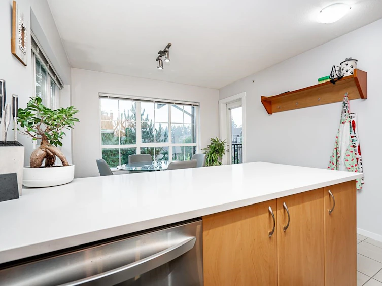 411-9283 Government Street, Burnaby, BC, V3N 0A5 - 9