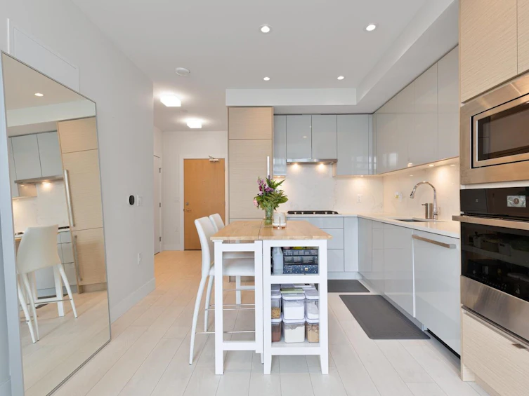 304-3438 Sawmill Crescent, Vancouver, BC, V5S 0E3 - 2