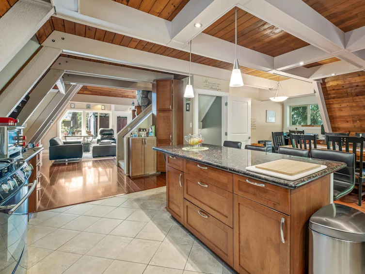 14241 Silver Valley Road, Maple Ridge, BC, V4R 2R3 - 14
