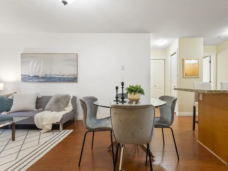 404-8717 160, Surrey, BC, V4N 5X7 - 8
