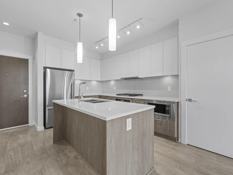 202-625 East 3rd Street, North Vancouver, BC, V7L 1G6 - 2