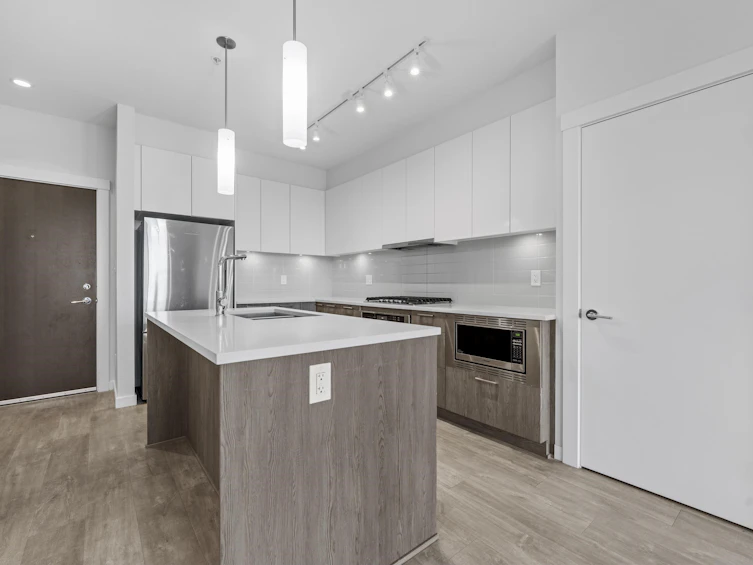 202-625 East 3rd Street, North Vancouver, BC, V7L 1G6 - 4