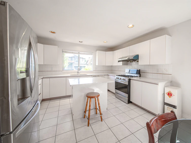 4012 Dundas Street, Burnaby, BC, V5C 1A7 - 12