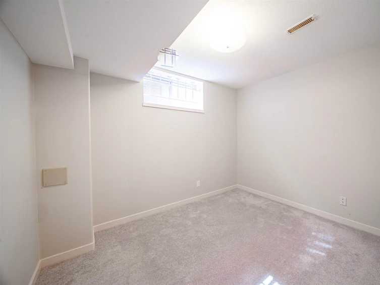 4012 Dundas Street, Burnaby, BC, V5C 1A7 - 30