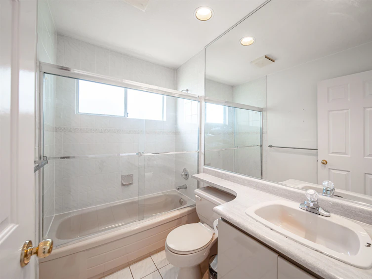 4012 Dundas Street, Burnaby, BC, V5C 1A7 - 31