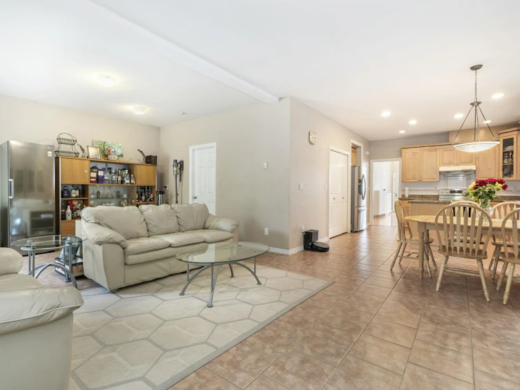 5089 Carson Street, Burnaby, BC, V5J 2Y8 - 7