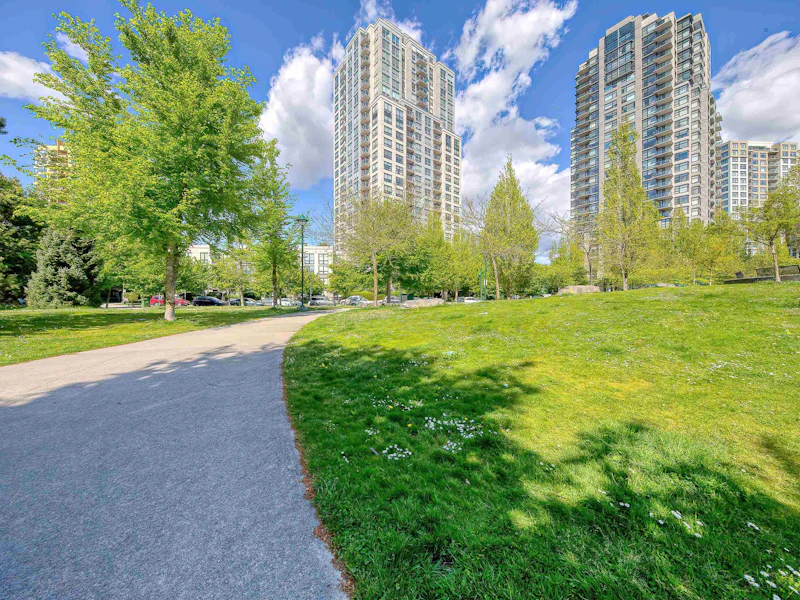 1101 - 5380 Oben Street, Vancouver BC V5R 6H7