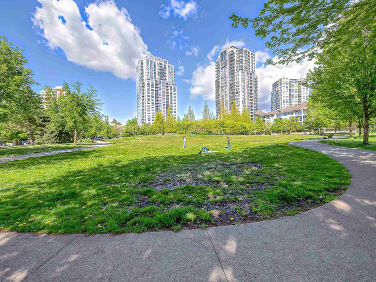 1101-5380 Oben Street, Vancouver, BC, V5R 6H7 - 4