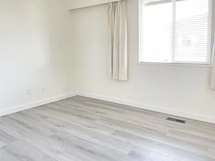 5854 Burns Place, Burnaby, BC, V5H 1X1 - 9