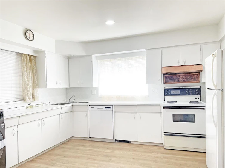 5854 Burns Place, Burnaby, BC, V5H 1X1 - 13