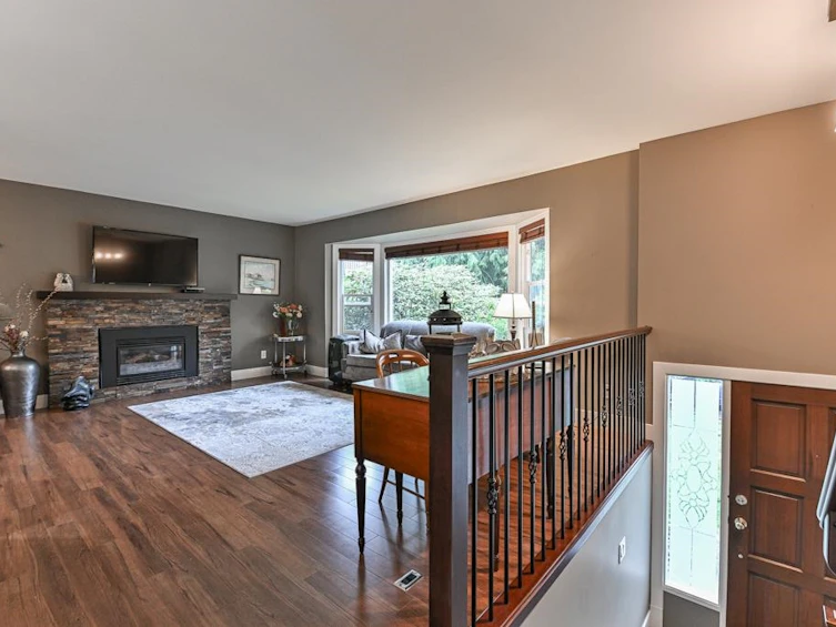 3176 Old Clayburn Road, Abbotsford, BC, V2S 4H3 - 4