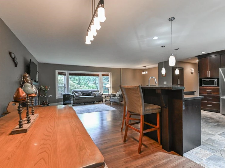 3176 Old Clayburn Road, Abbotsford, BC, V2S 4H3 - 9