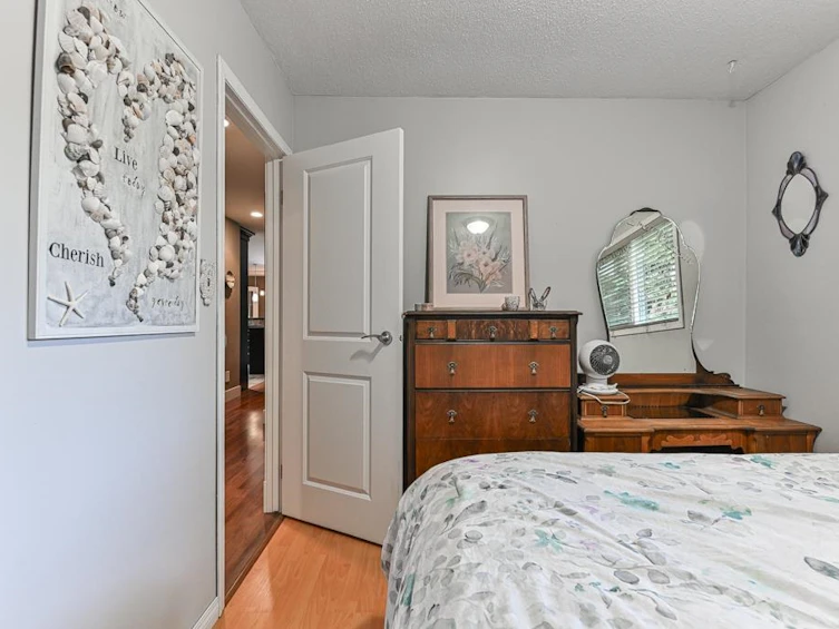 3176 Old Clayburn Road, Abbotsford, BC, V2S 4H3 - 18