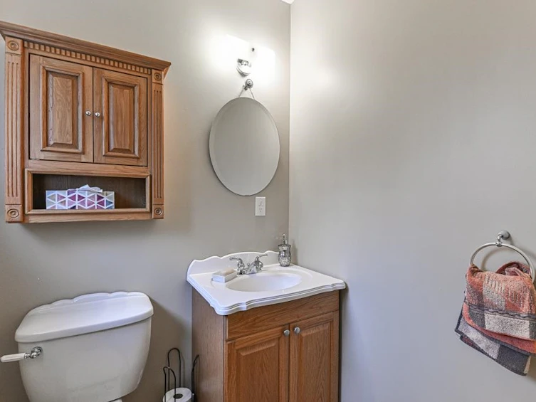 3176 Old Clayburn Road, Abbotsford, BC, V2S 4H3 - 21