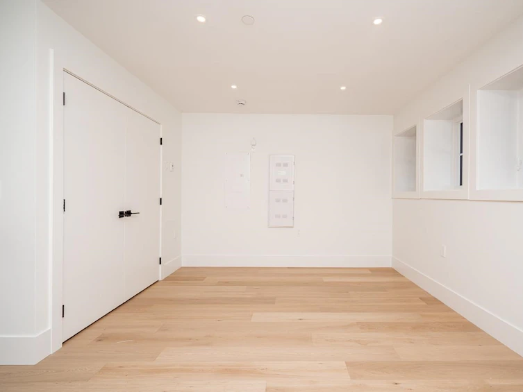 648 East 30th Avenue, Vancouver, BC, V5V 2V6 - 25