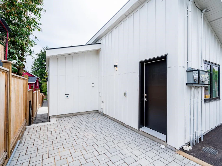648 East 30th Avenue, Vancouver, BC, V5V 2V6 - 38