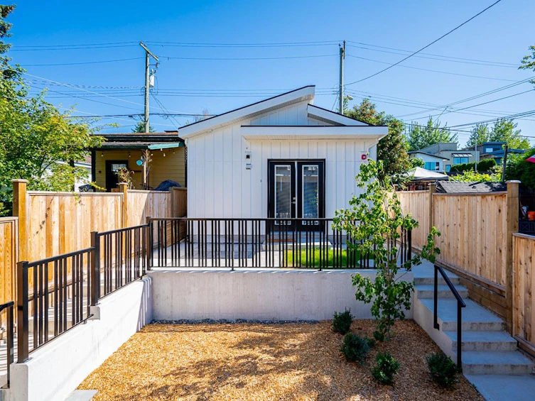 648 East 30th Avenue, Vancouver, BC, V5V 2V6 - 39