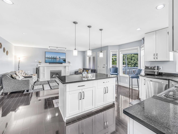 18247 68 Avenue, Surrey, BC, V3S 9C6