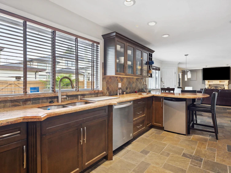 9811 Seaton Court, Richmond, BC, V7A 4B7 - 11