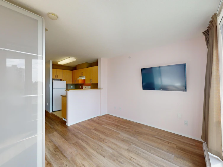 805-3520 Crowley Drive, Vancouver, BC, V5R 6G9 - 5