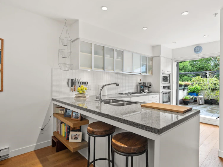 212-1961 Collingwood Street, Vancouver, BC, V6R 3K6 - 12