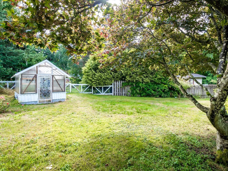 3385 Spruce Road, Roberts Creek, BC, V0N 2W2 - 36