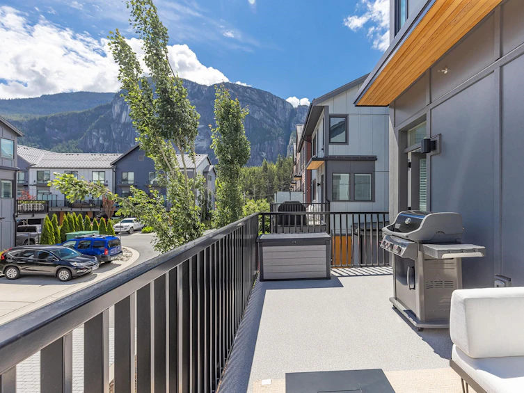 37997 Helm Way, Squamish, BC, V8B 2A1 - 12