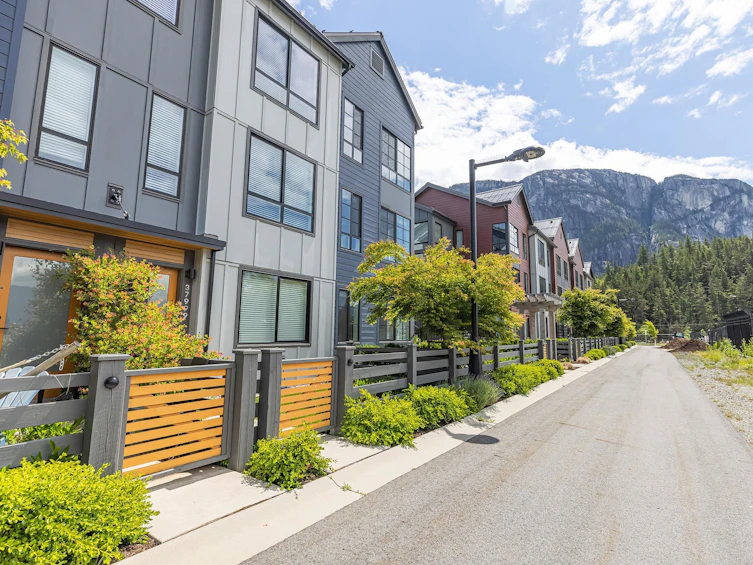 37997 Helm Way, Squamish, BC, V8B 2A1 - 32