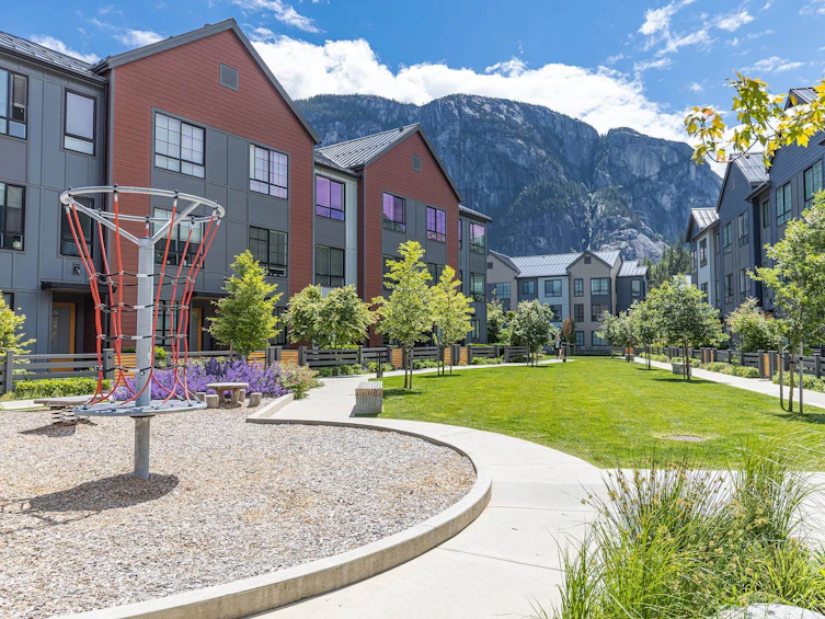 37997 Helm Way, Squamish, BC, V8B 2A1 - 34