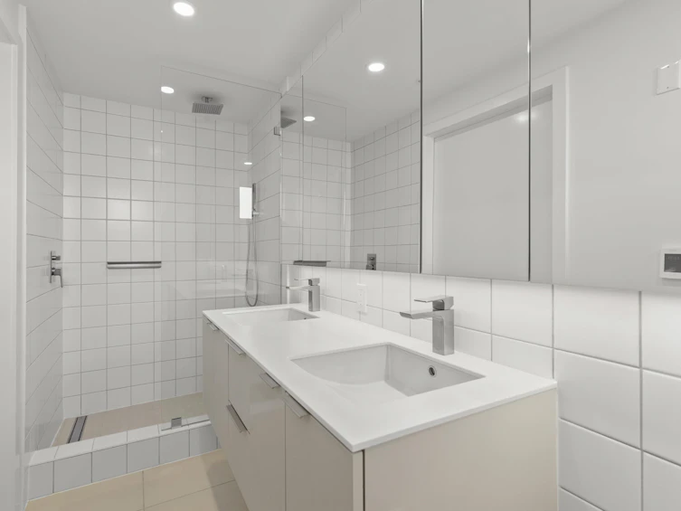 339-1120 East Georgia Street, Vancouver, BC, V6A 1Z3 - 17