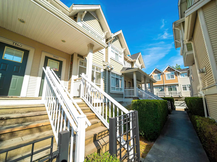 7130 Algonquin Mews, Vancouver, BC, V5S 4X4 - 2