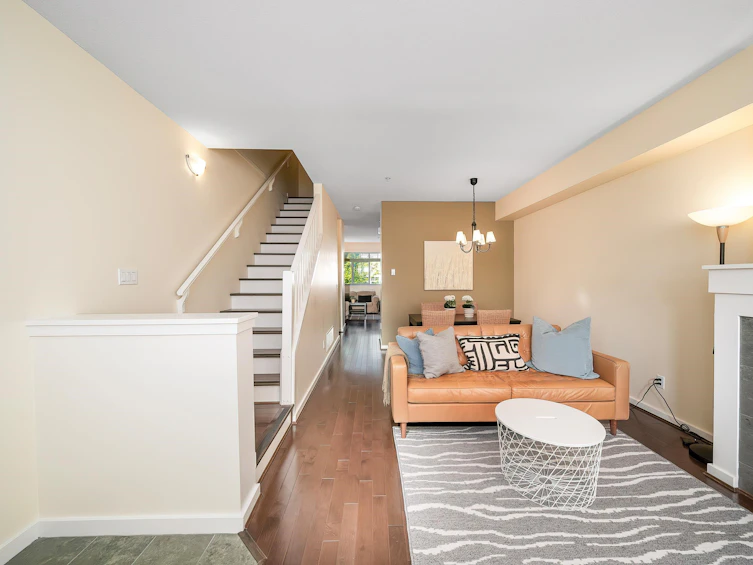 7130 Algonquin Mews, Vancouver, BC, V5S 4X4 - 7
