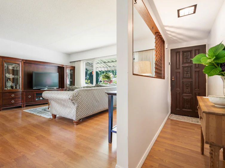 10108 Park Drive, Surrey, BC, V3V 3A7 - 2