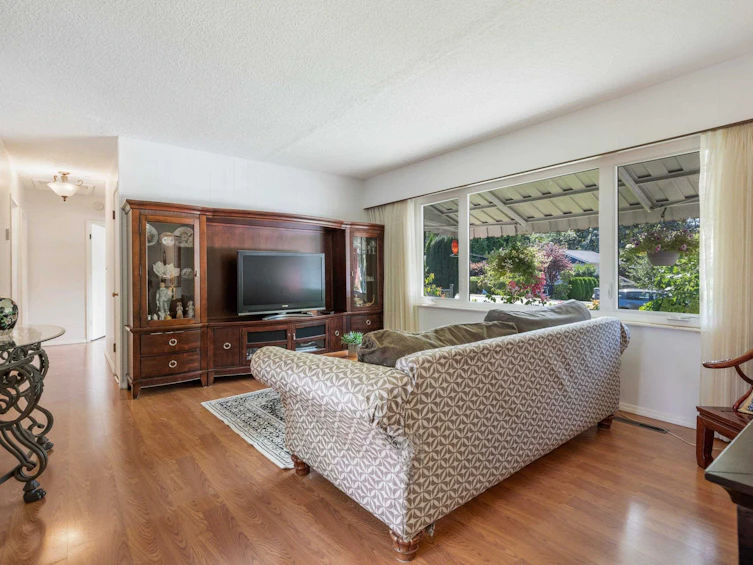 10108 Park Drive, Surrey, BC, V3V 3A7 - 3