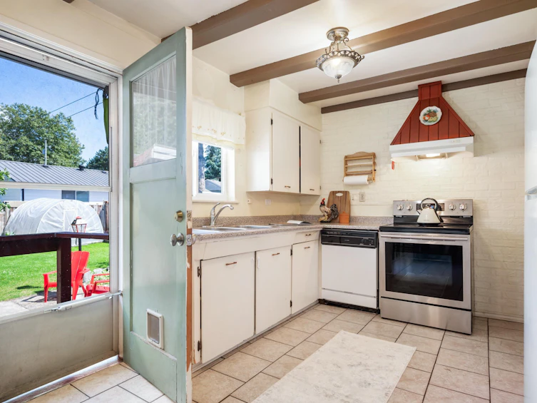 10108 Park Drive, Surrey, BC, V3V 3A7 - 8
