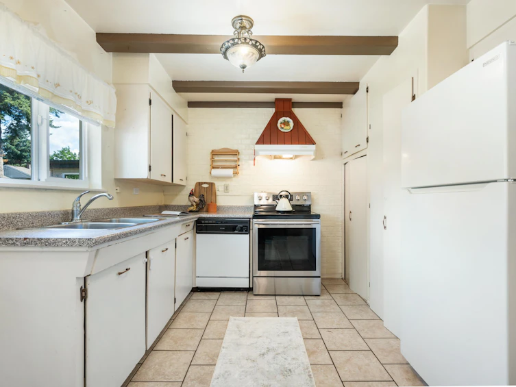 10108 Park Drive, Surrey, BC, V3V 3A7 - 9