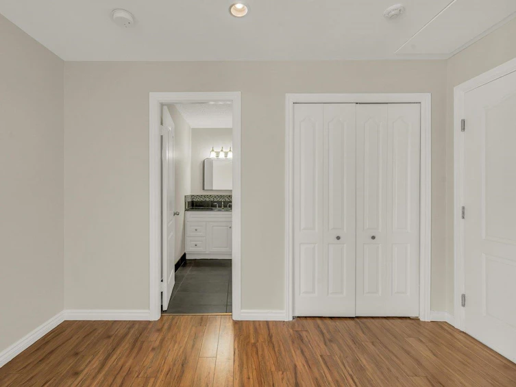 211-14881 Marine Drive, Surrey, BC, V4B 1C2 - 11