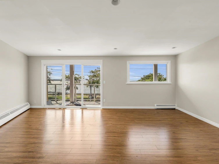 211-14881 Marine Drive, Surrey, BC, V4B 1C2 - 14